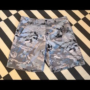 Under Armour Heat Gear Shorts - 38